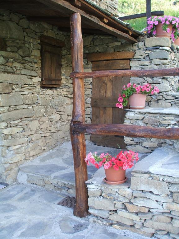 Hotel Agriturismo La Fontana Dell'Olmo Molini di Triora Exterior foto